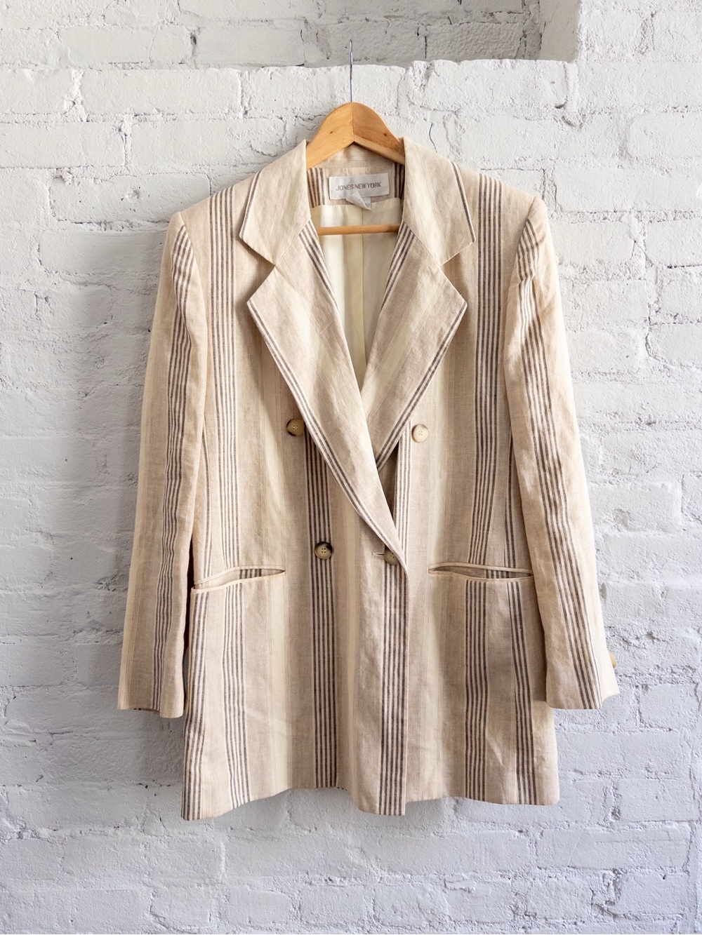 Vintage 100% Linen Double Breasted Blazer in Oat, size 8 by Jones New York
